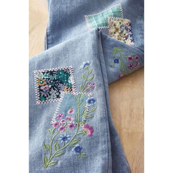 NWOT COLDWATER CREEK Womens' Petals & Patches Embroidered Pull On Jeans Sz 16P - Picture 3 of 8